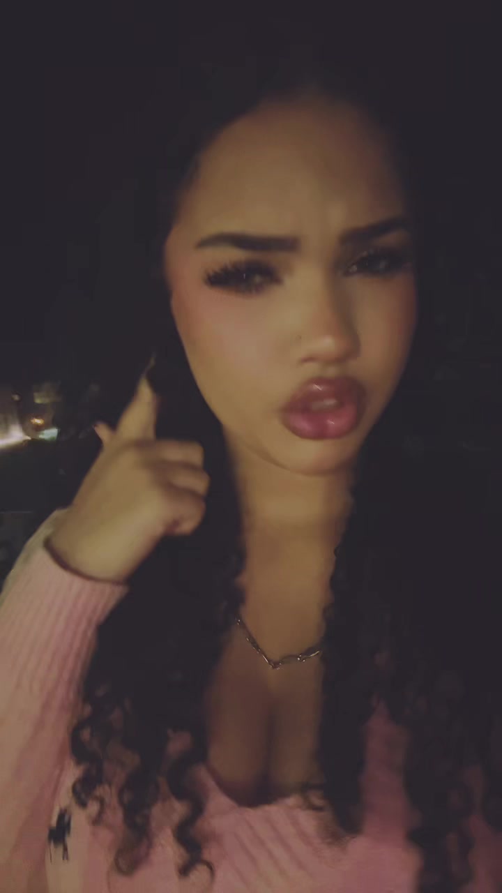 @Bella
