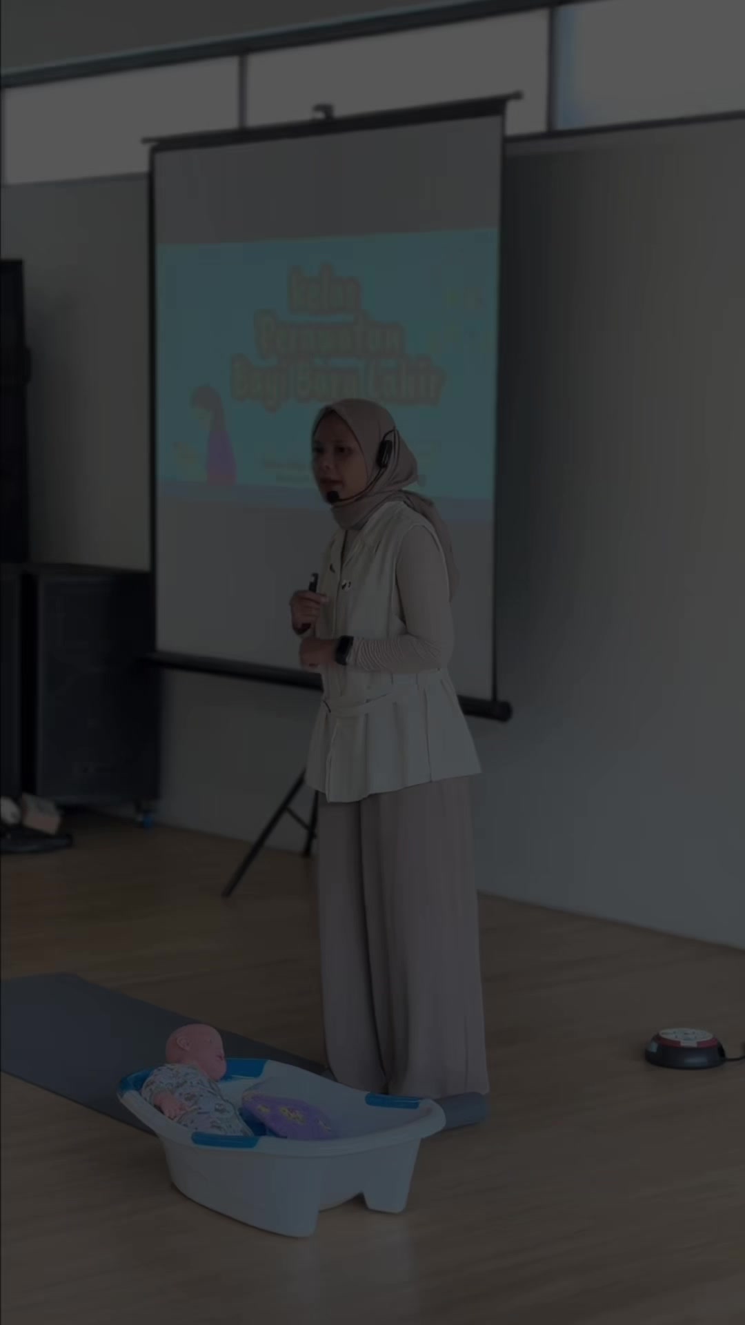 @Bidan Hilda | Prenatal Yoga