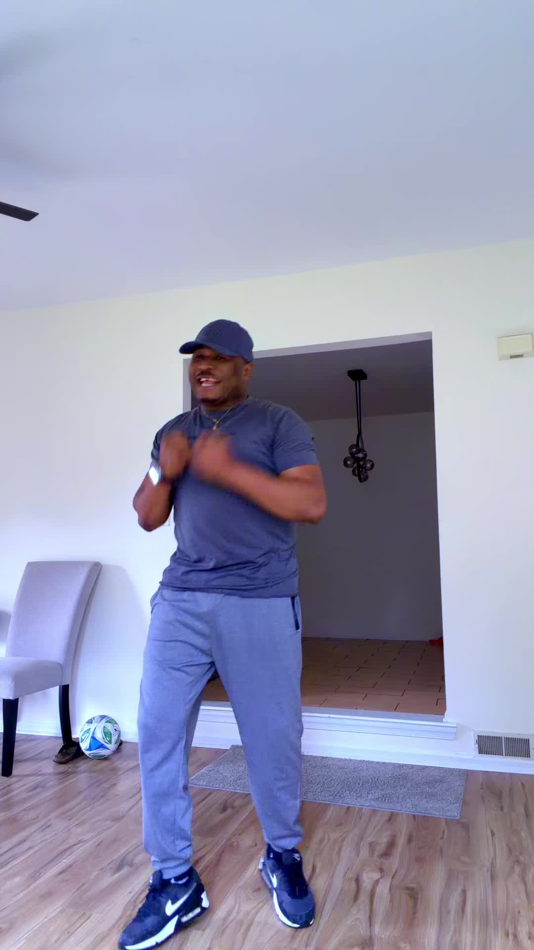 @Ayomiposi