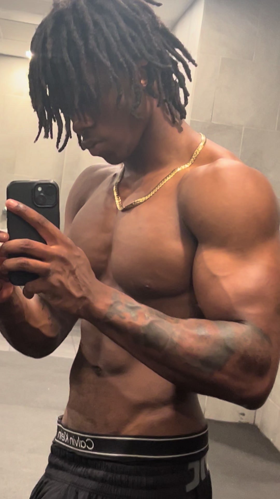 @♱
