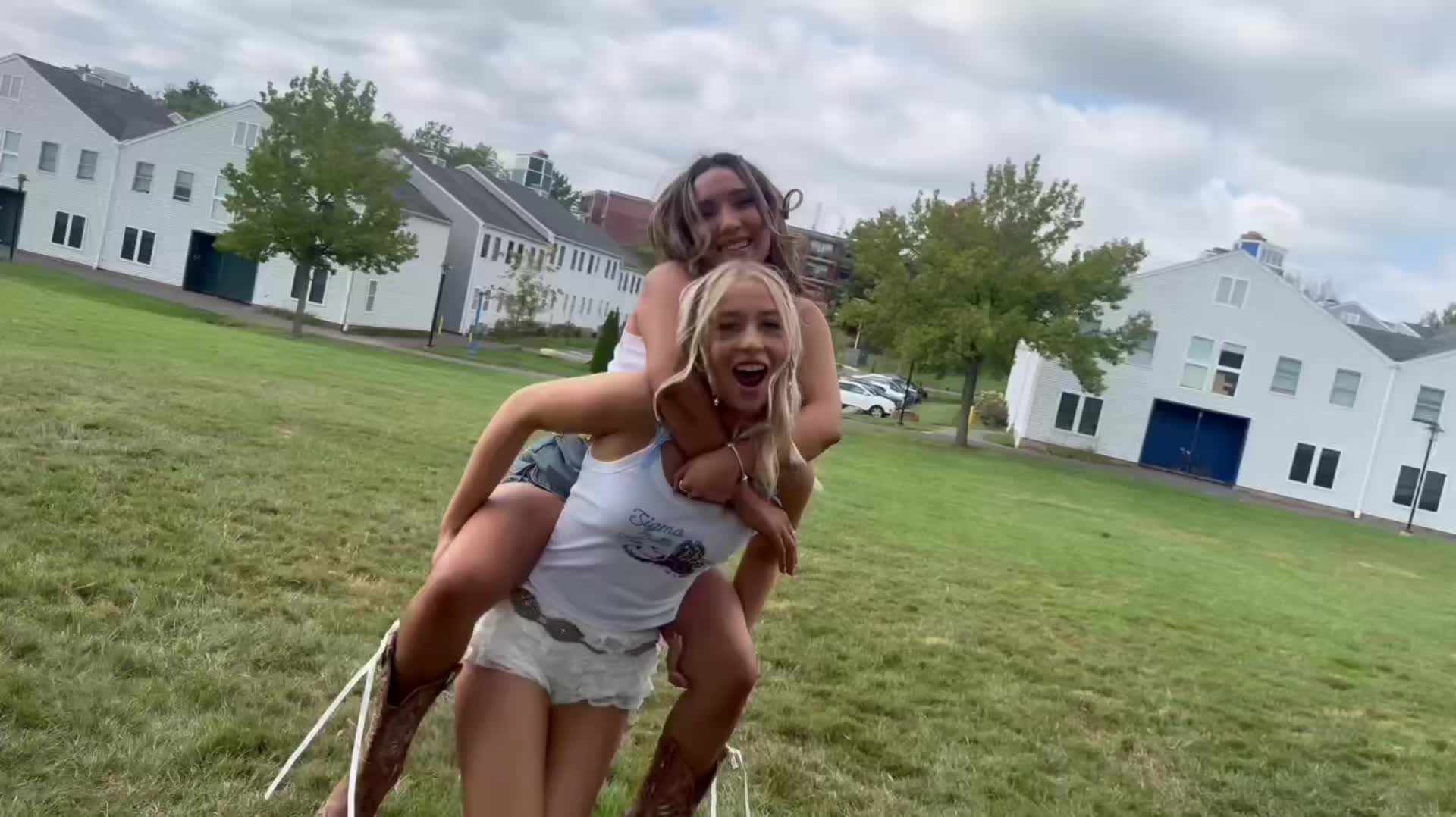 @Uhart Sigma Delta Tau