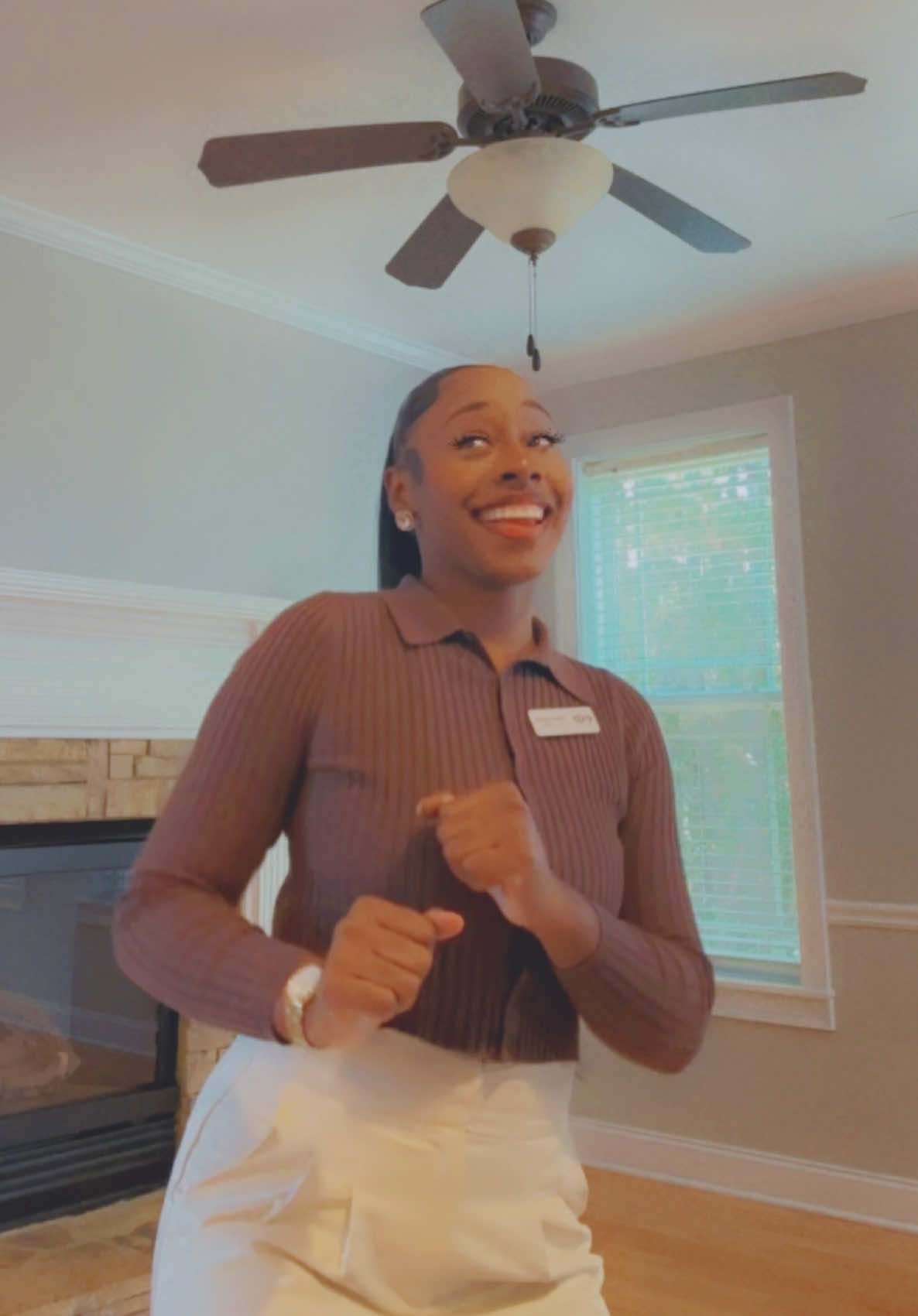 @Travia Lawton - Realtor