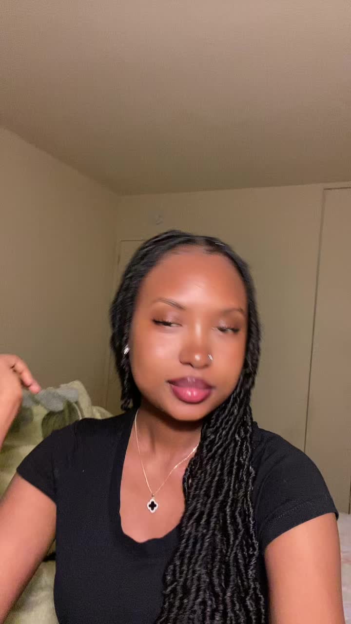 @Ayesha👁️