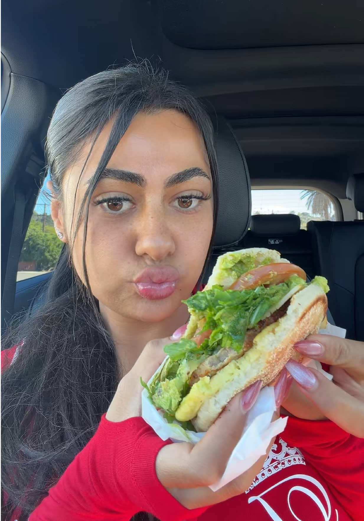 @Sinnnthia