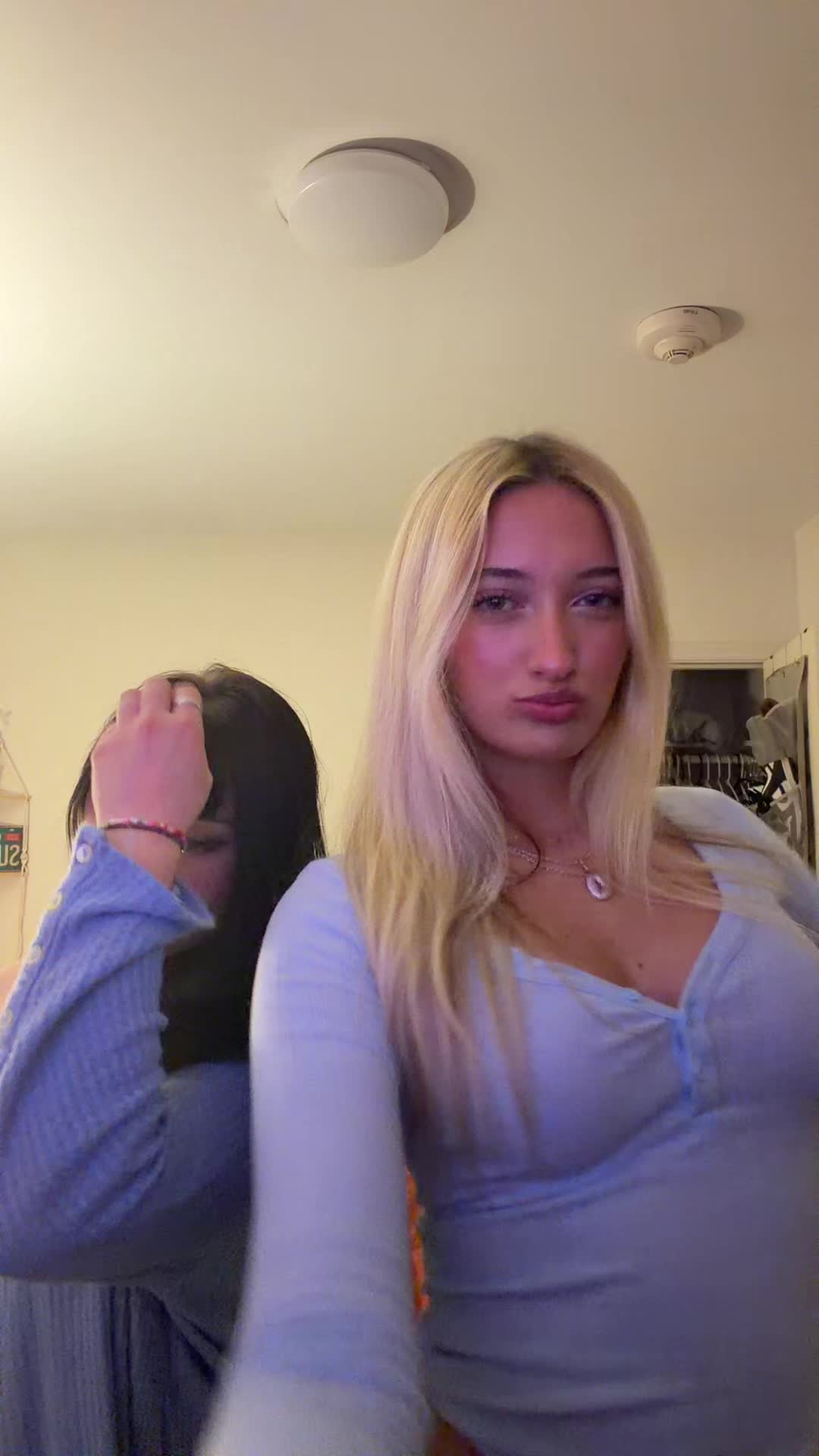 @livvyslutzz9
