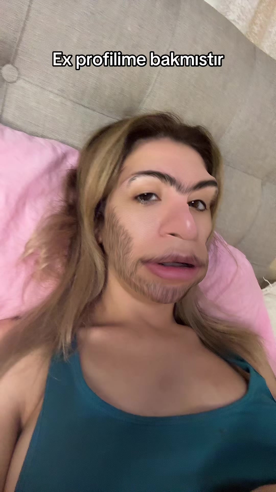@sadecejuli