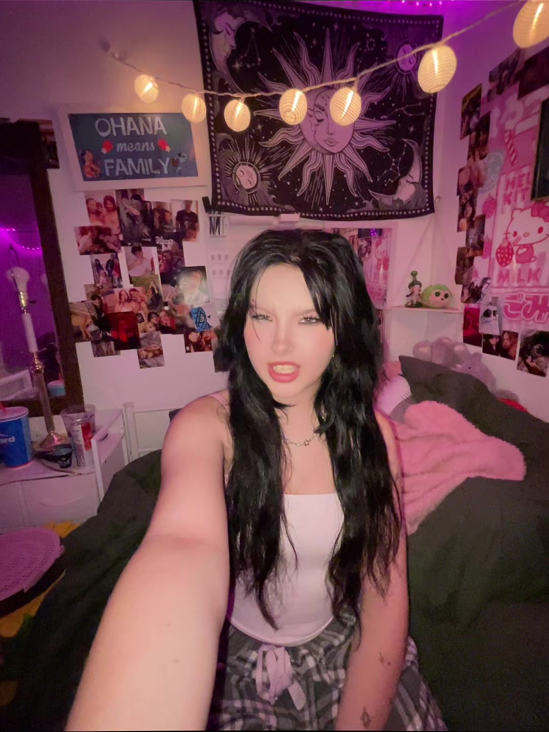 @𝐑★