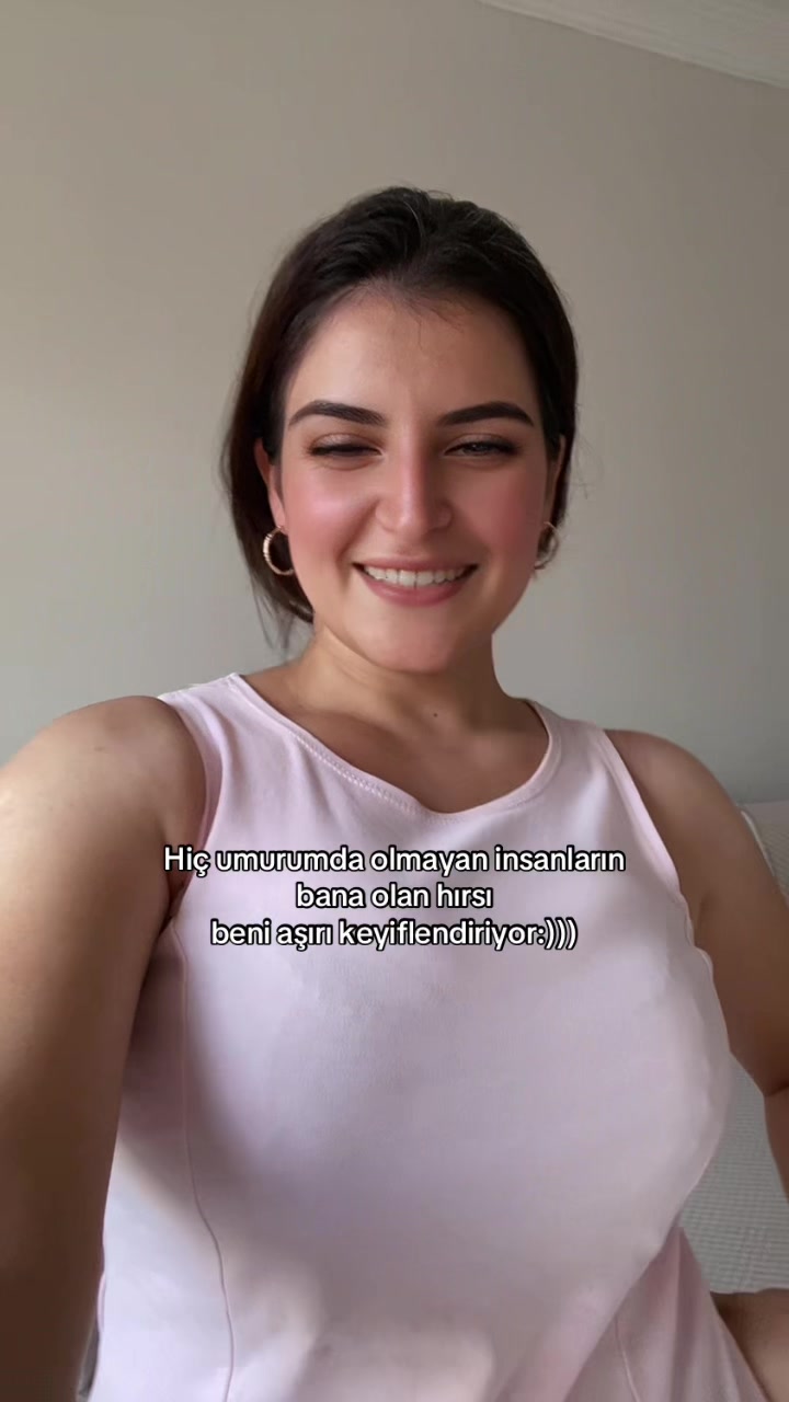 @Nazlı01