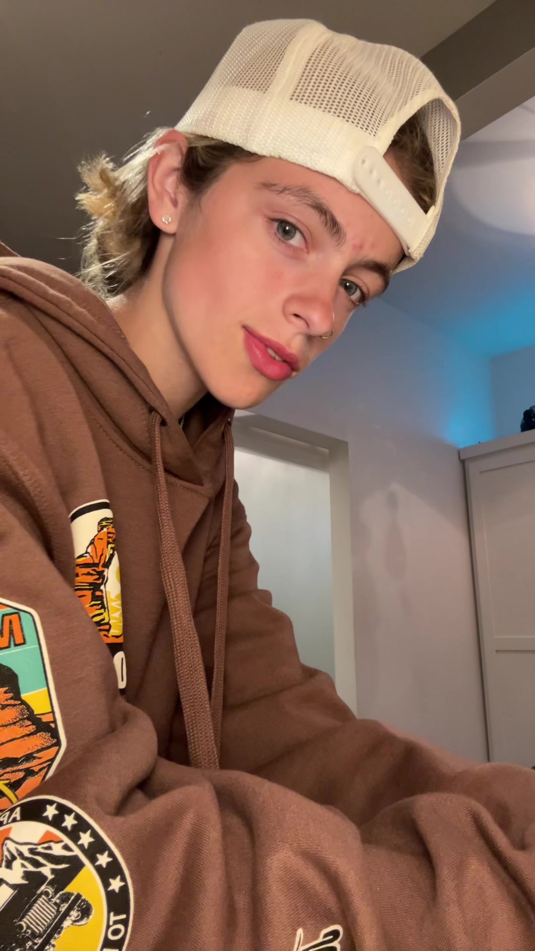 @Bella