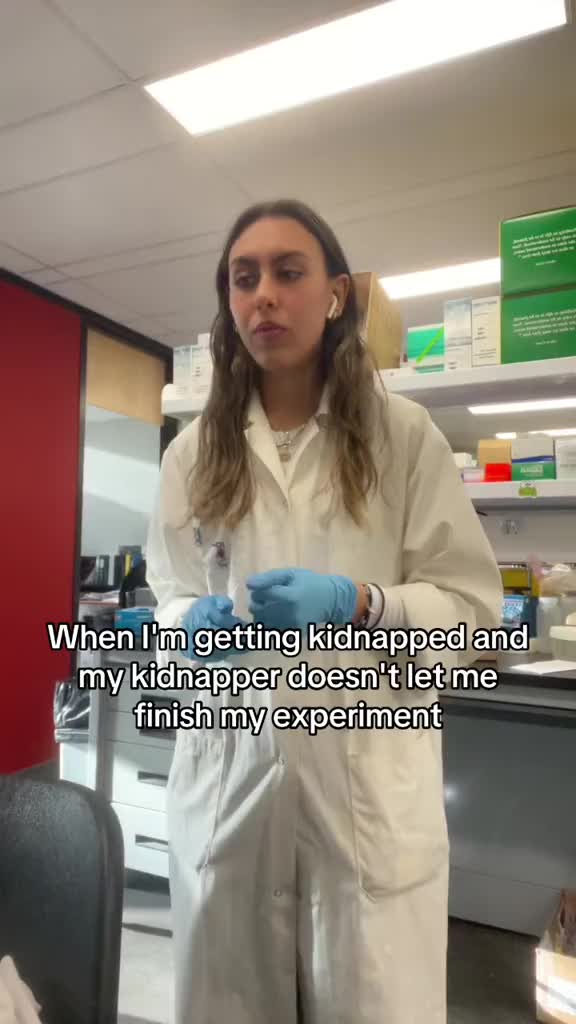 @cluelesslabgirlies