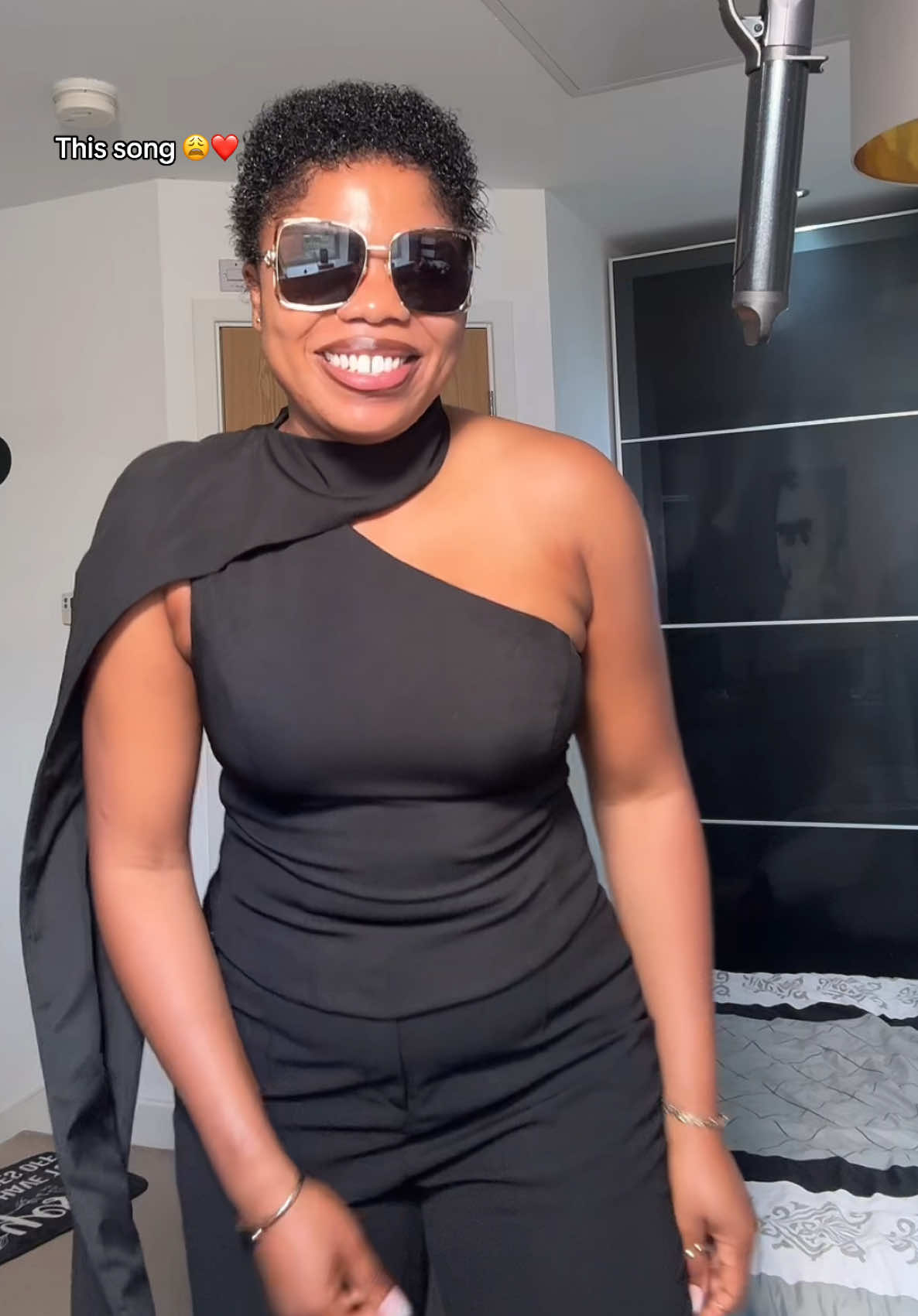@Vibe Queen🎙️👑