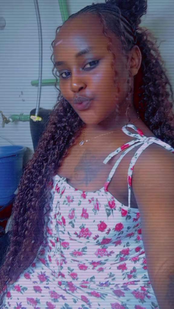 @Vivvy💋