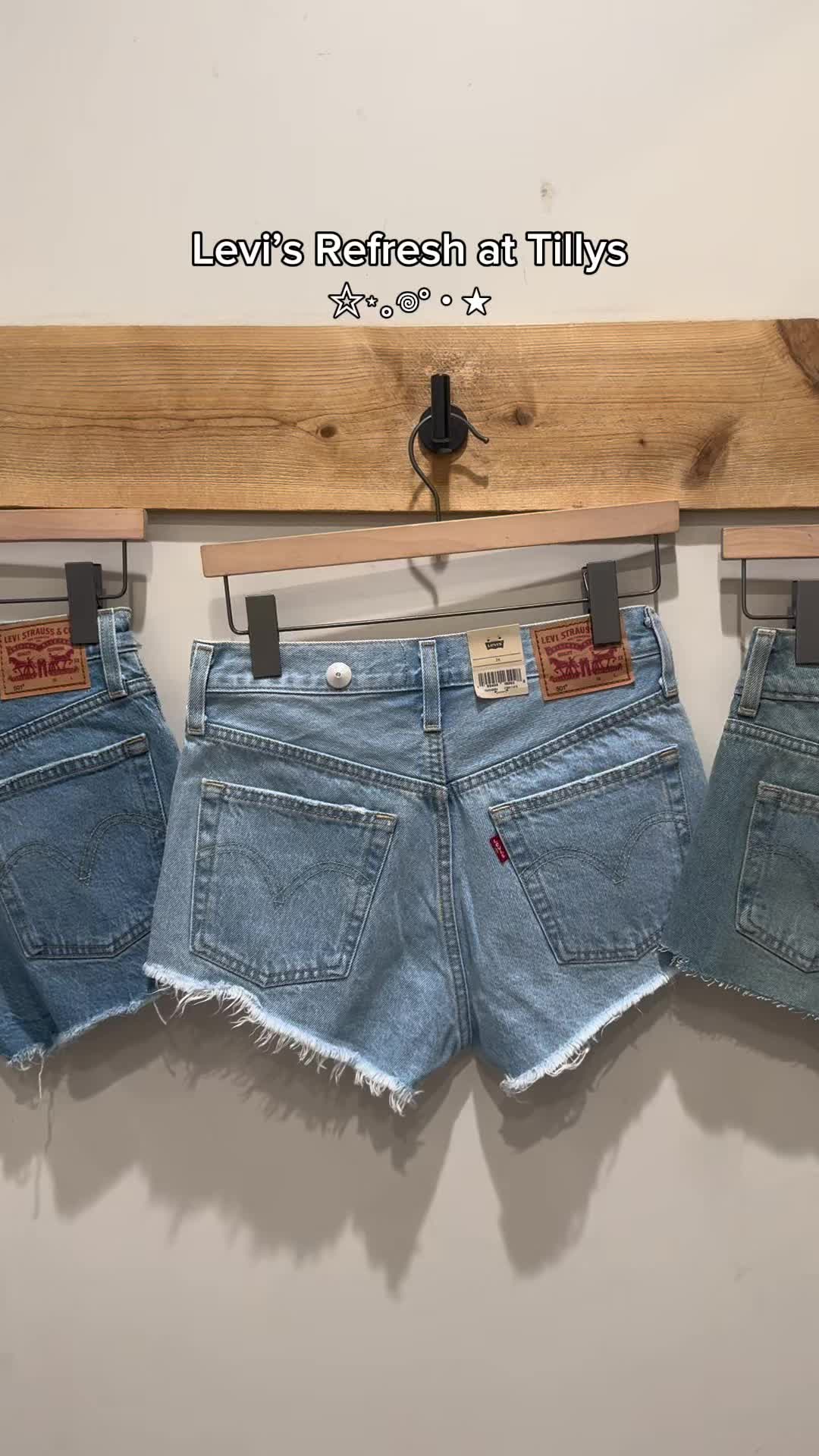 @Tillys