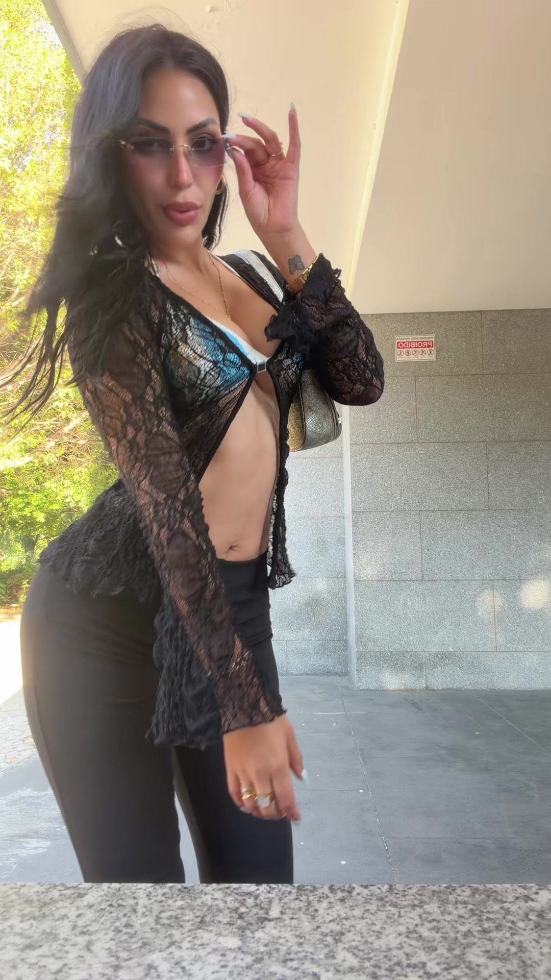 @leslyreynas