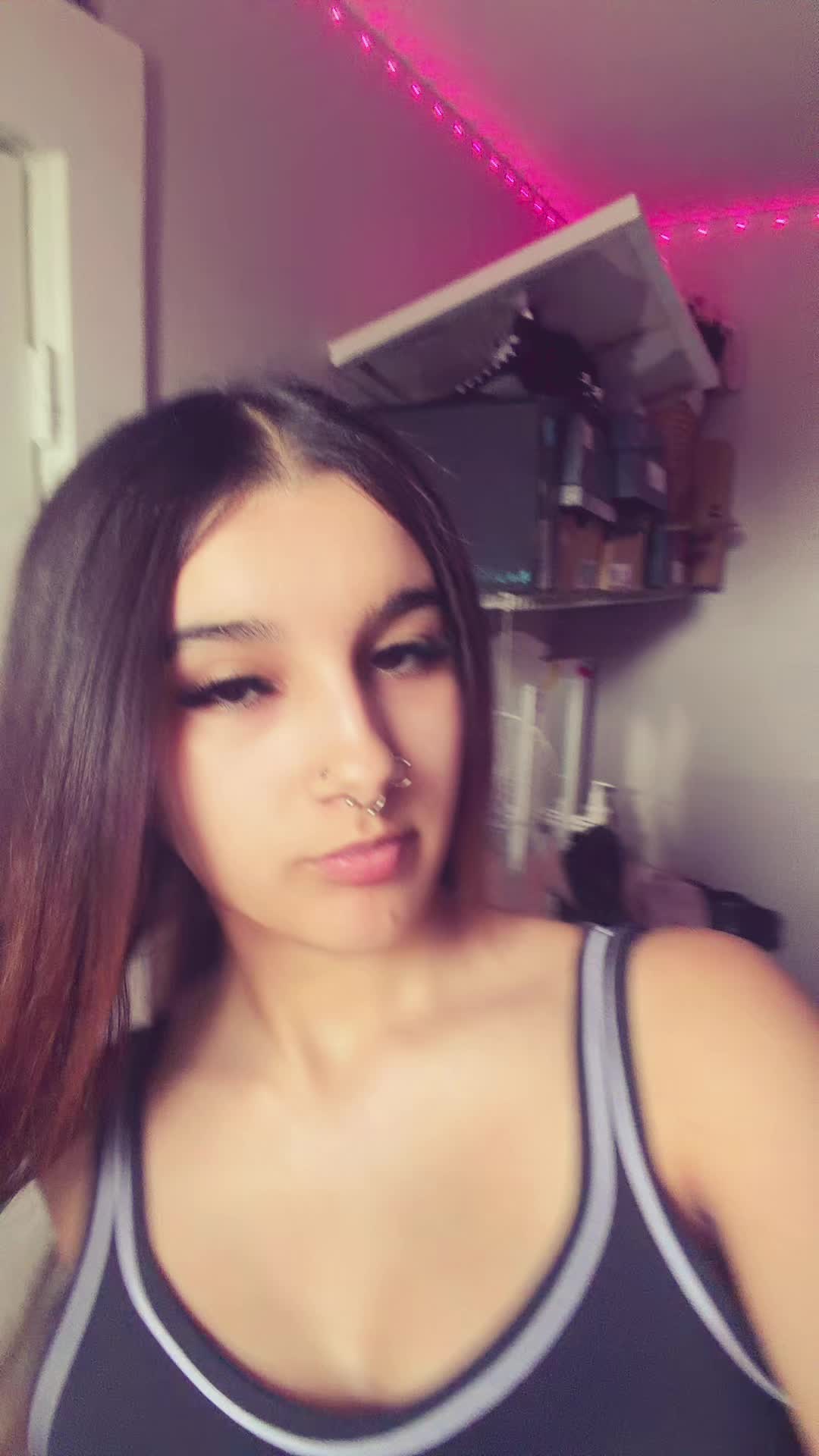 @👩🏽&zwj;❤️&zwj;💋&zwj;👨🏽