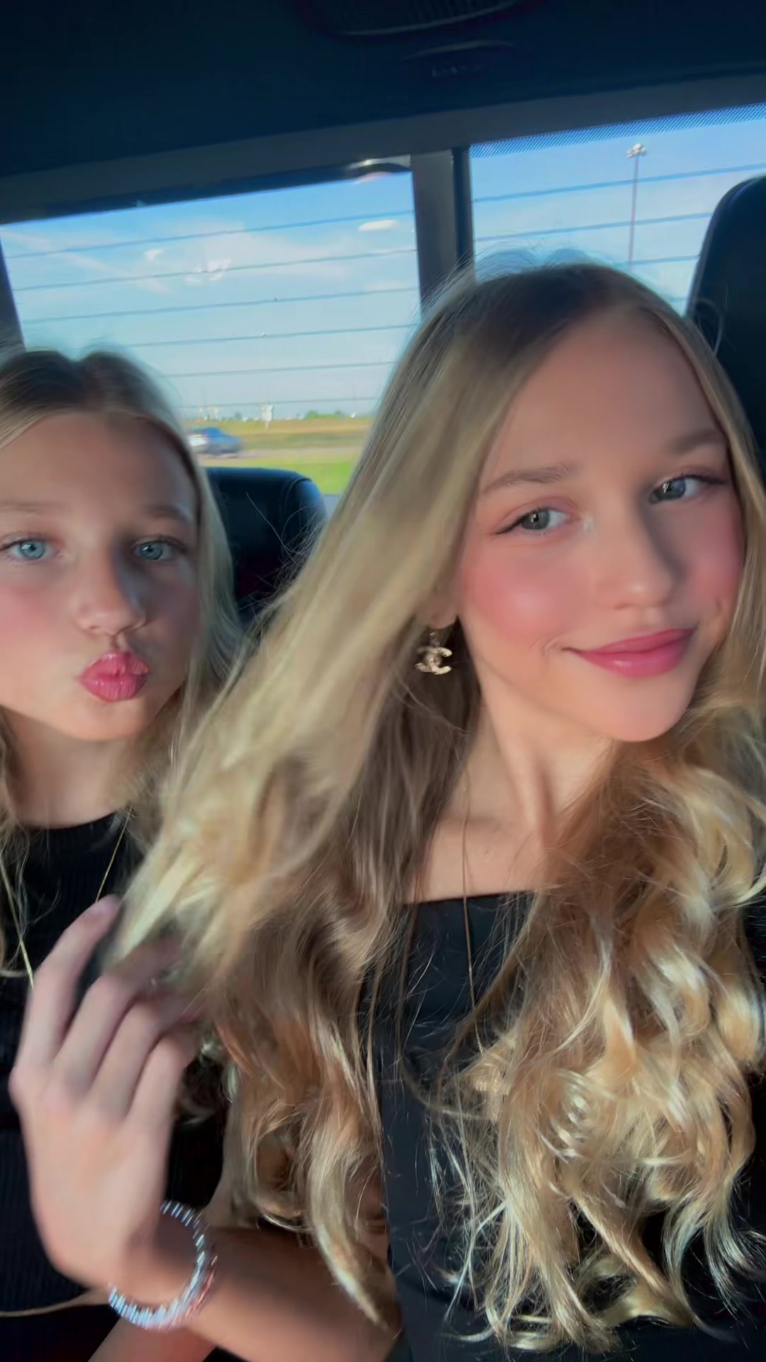 @Krysiak Sisters