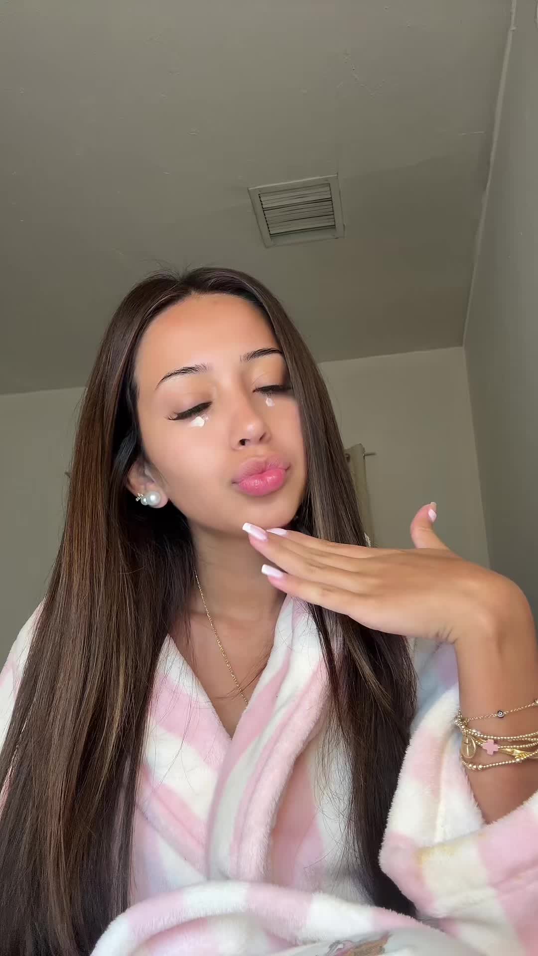 @Anahi Cabrera 👸