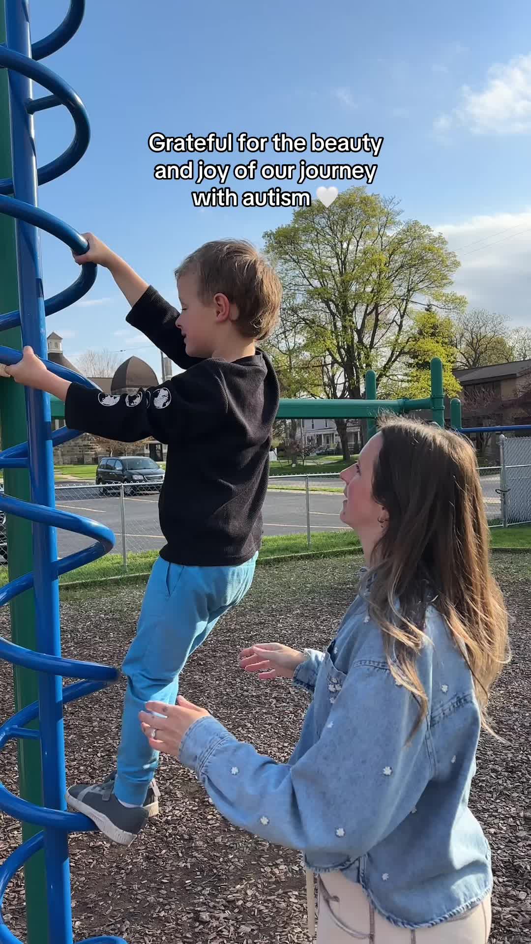 @Luci ☆ autism advocate & mom