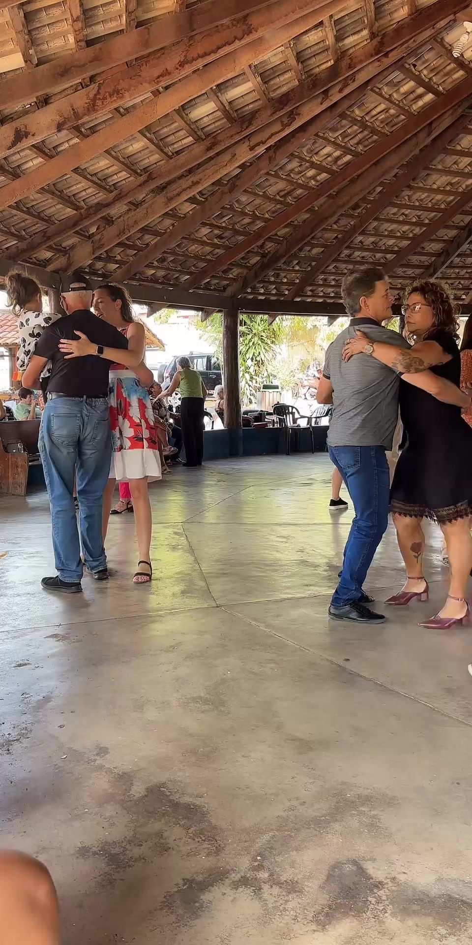 @Empresária_Angela