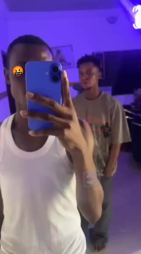 @Breasted pounds 🦅