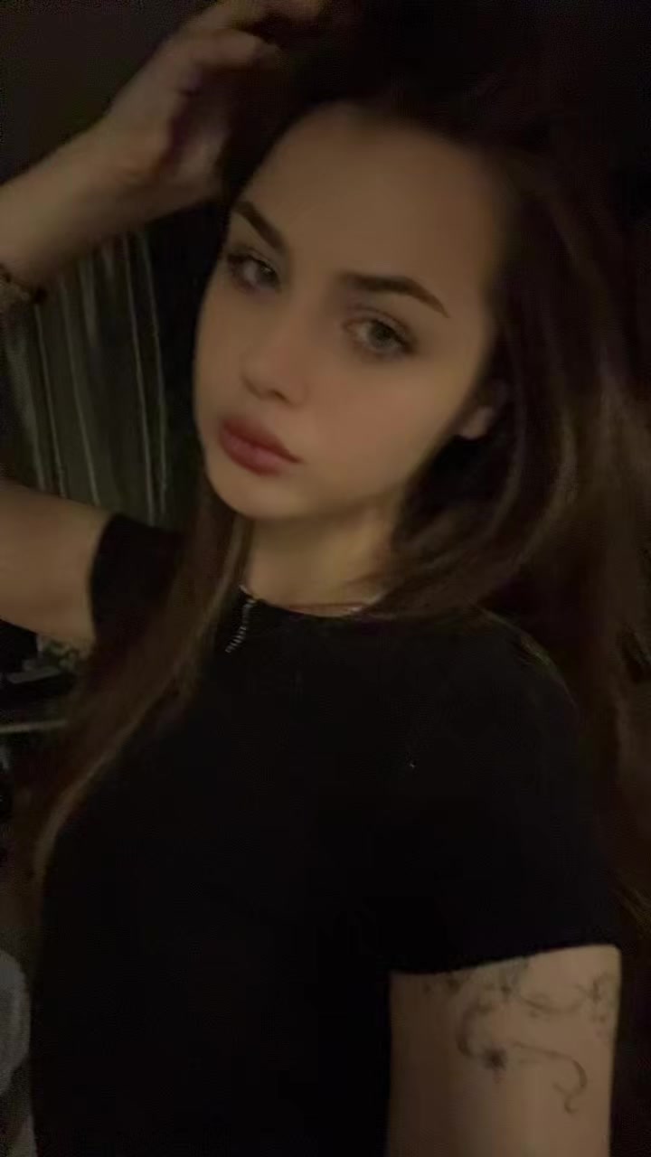 @🫨