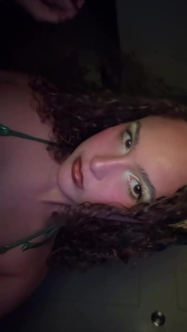 @melania