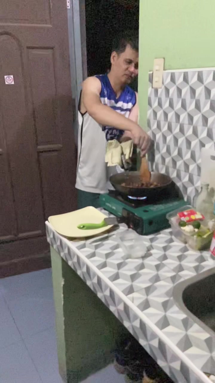 @Cleofe “kring-kring” Ortega