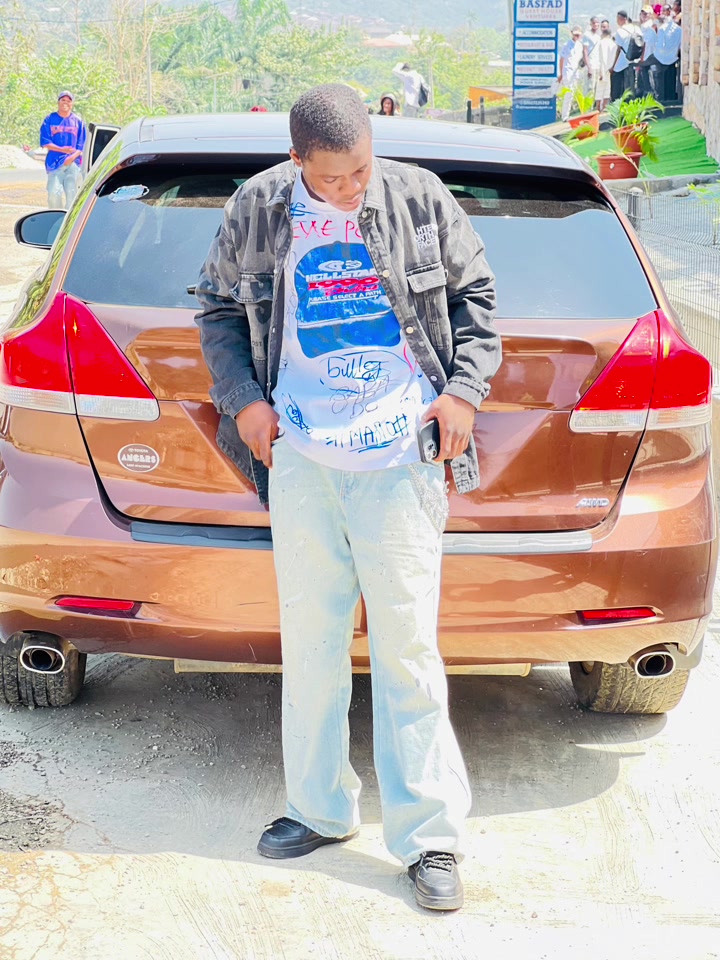 @Holayinka 🤘🥰❤️❤️💖🦋🦋🤍