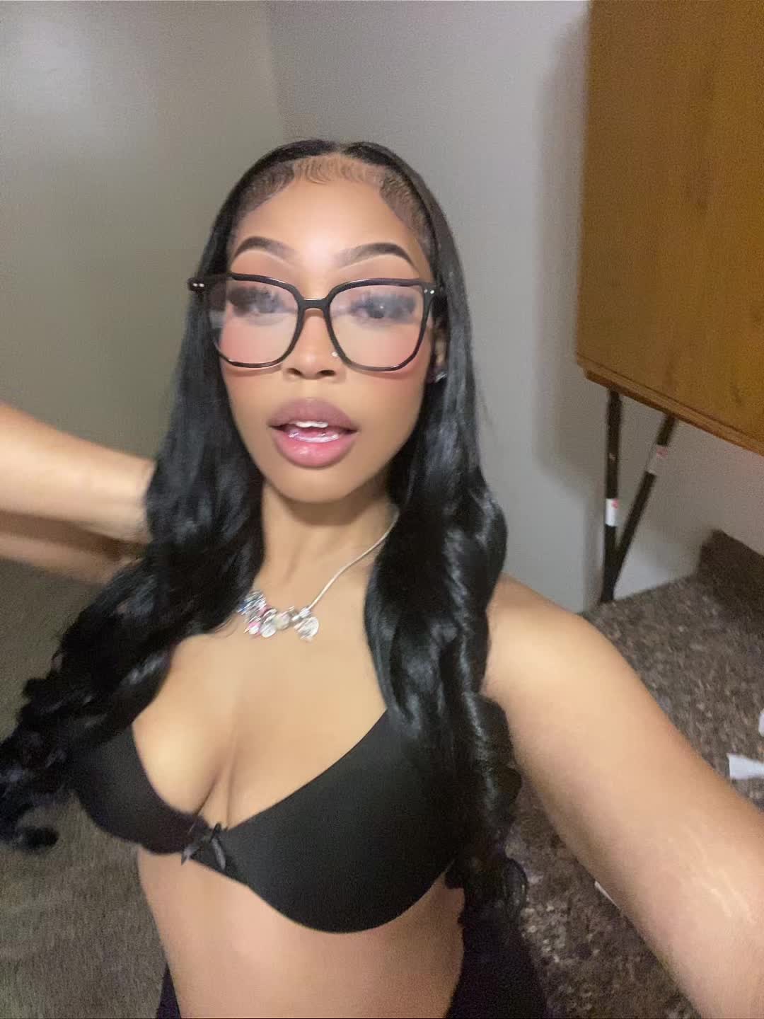 @⠀kyra lee🌹