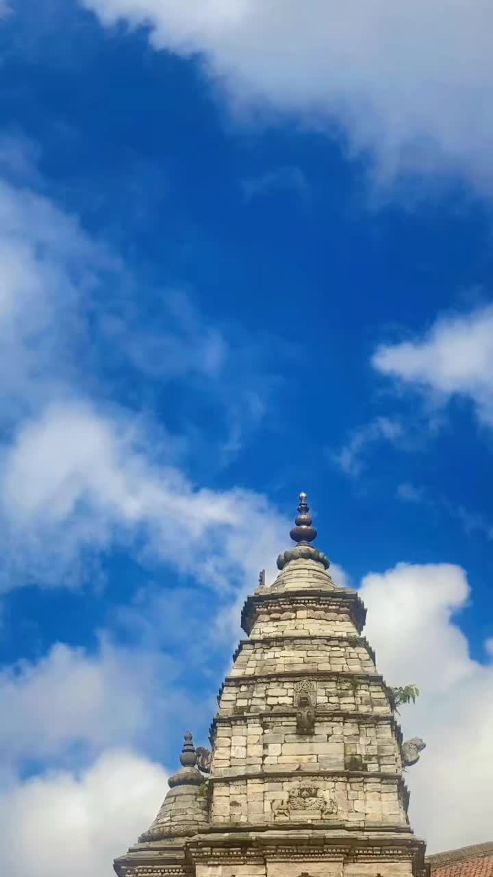 @Ru🐝 Adhikari