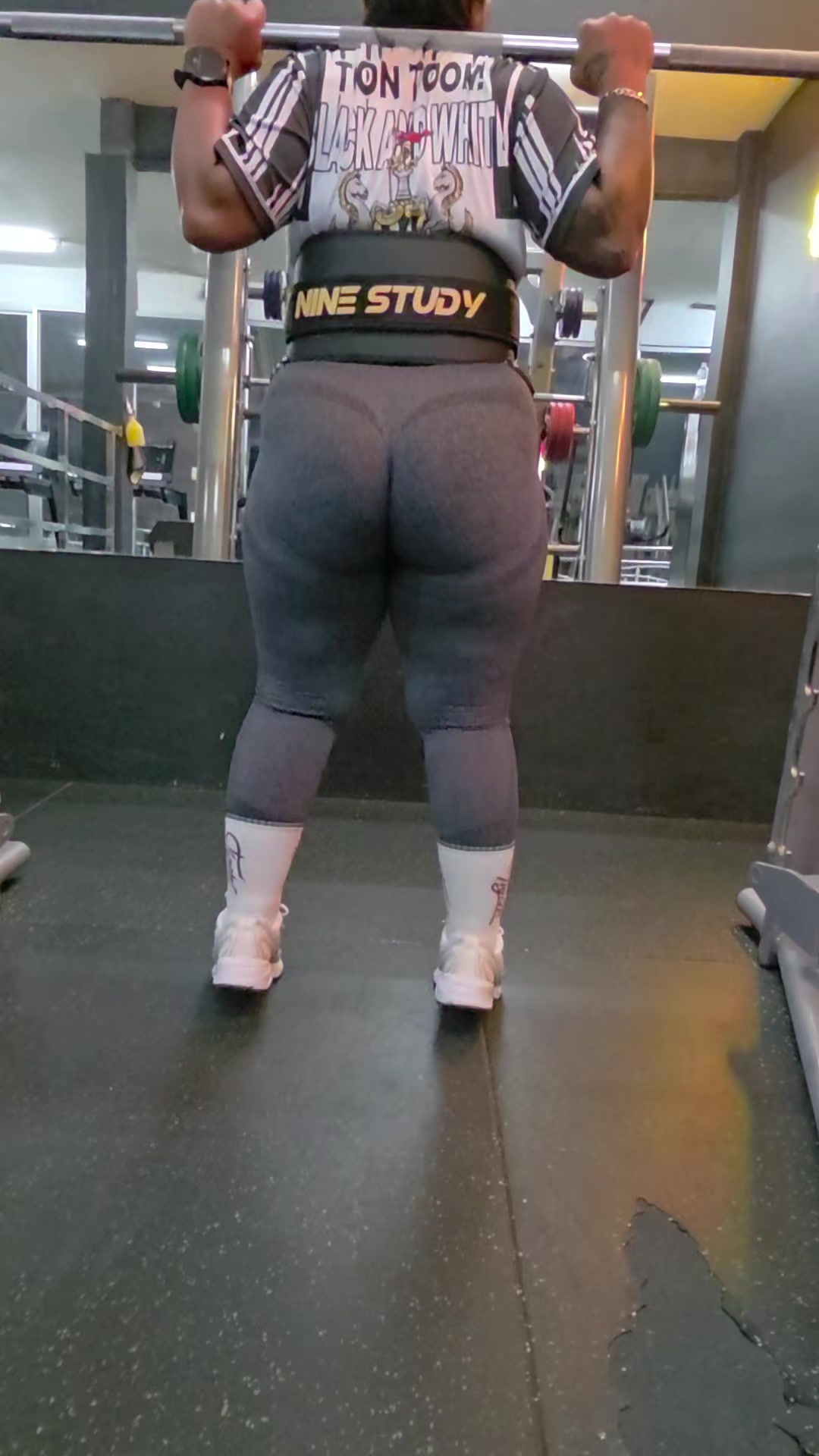 @Nisakon