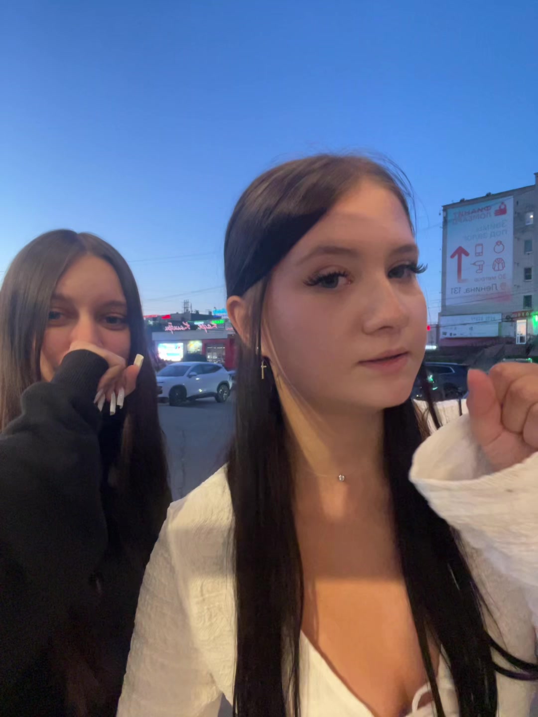 @полина я