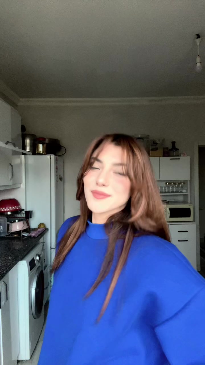 @Menekşe