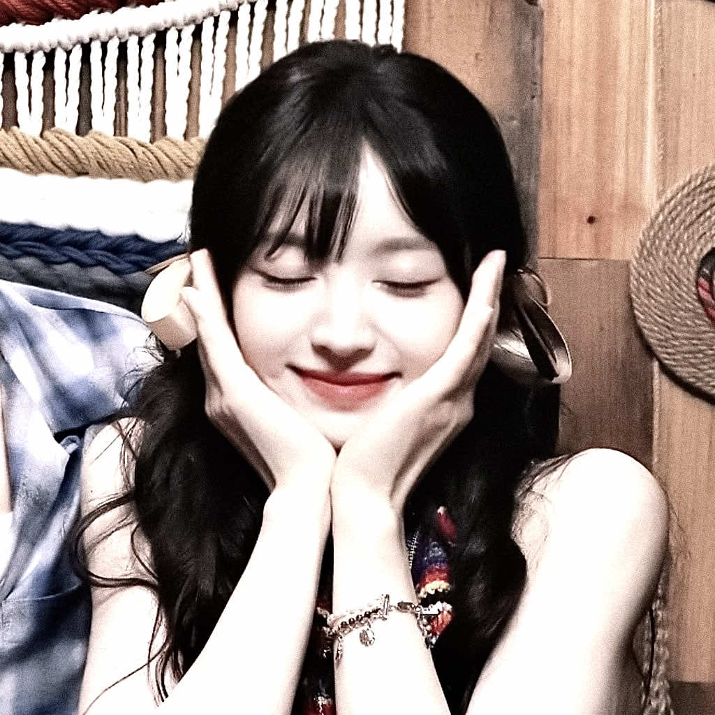 @ฅ