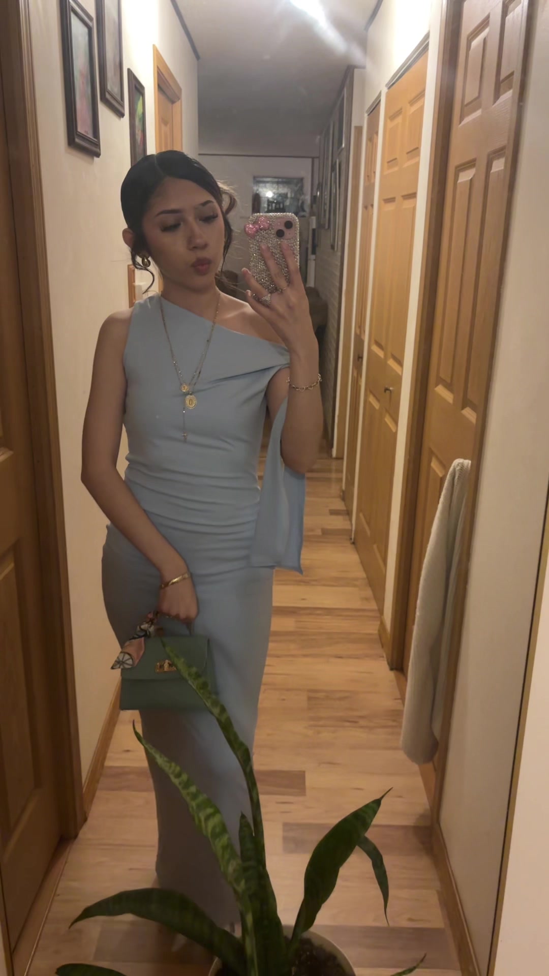 @𝐀 𝐍 𝐆 𝐄 𝐋 𝐀 🍸