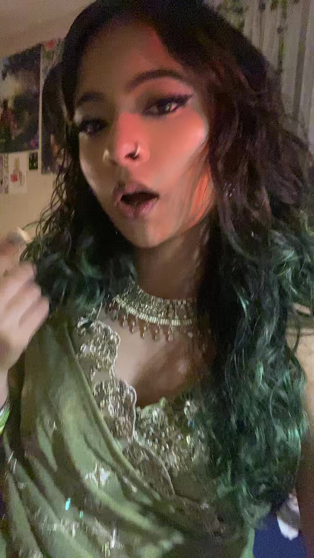 @:3