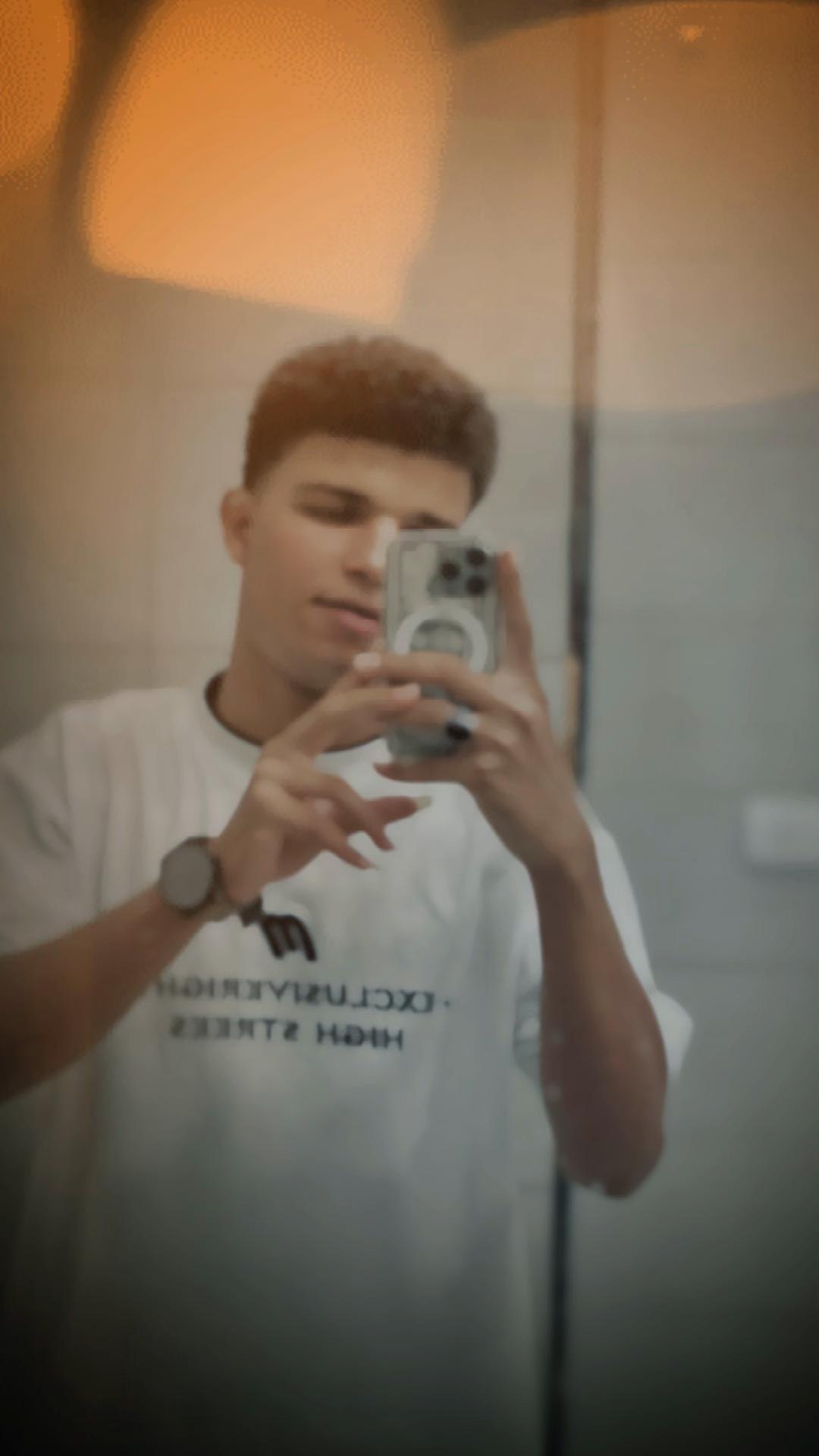 @*~ايشوو يحب الجميع ~*🥷