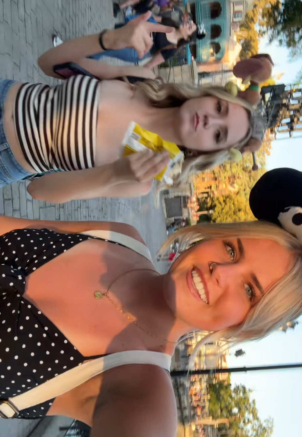 @Eveyyy