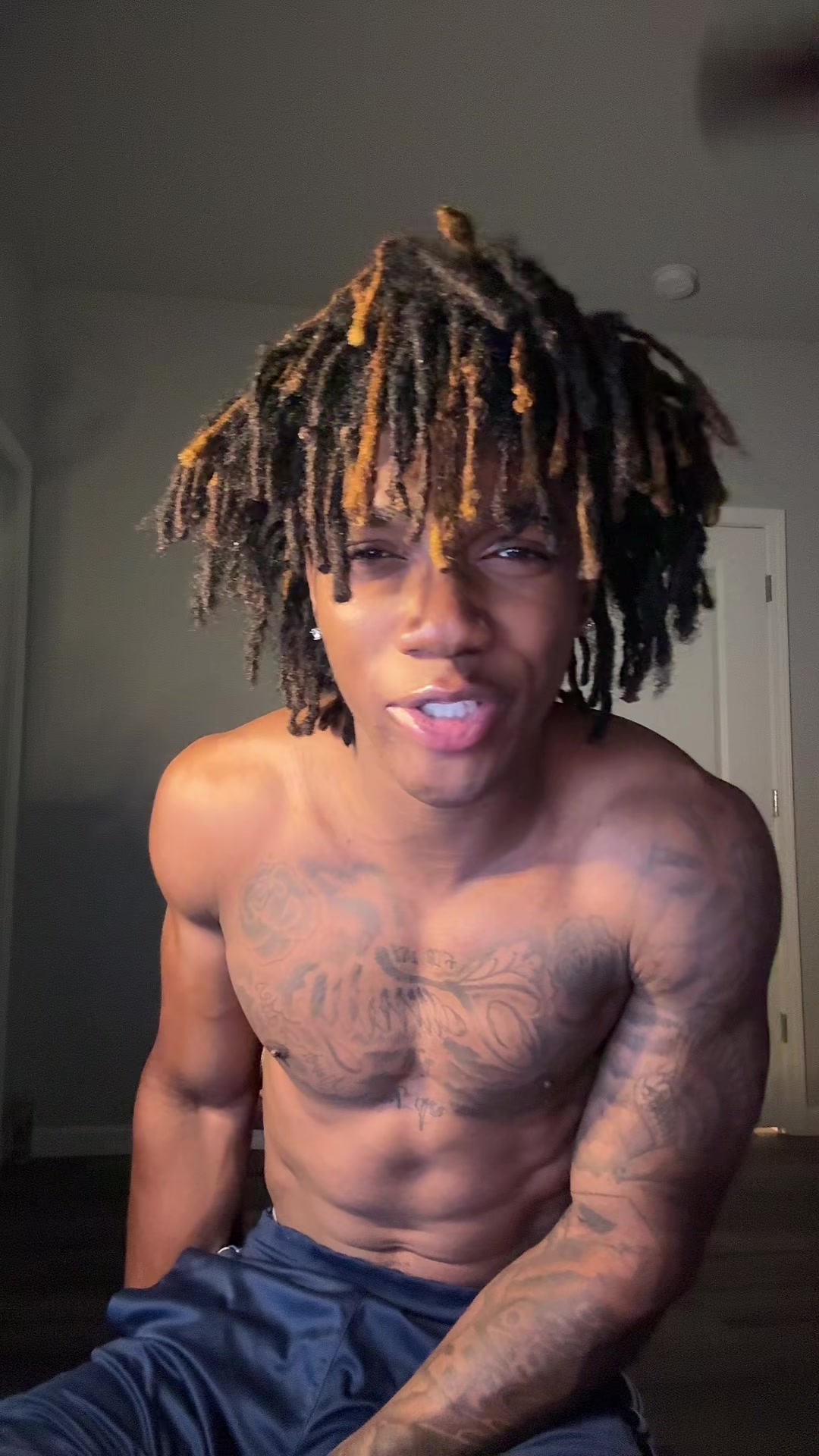 @🤫