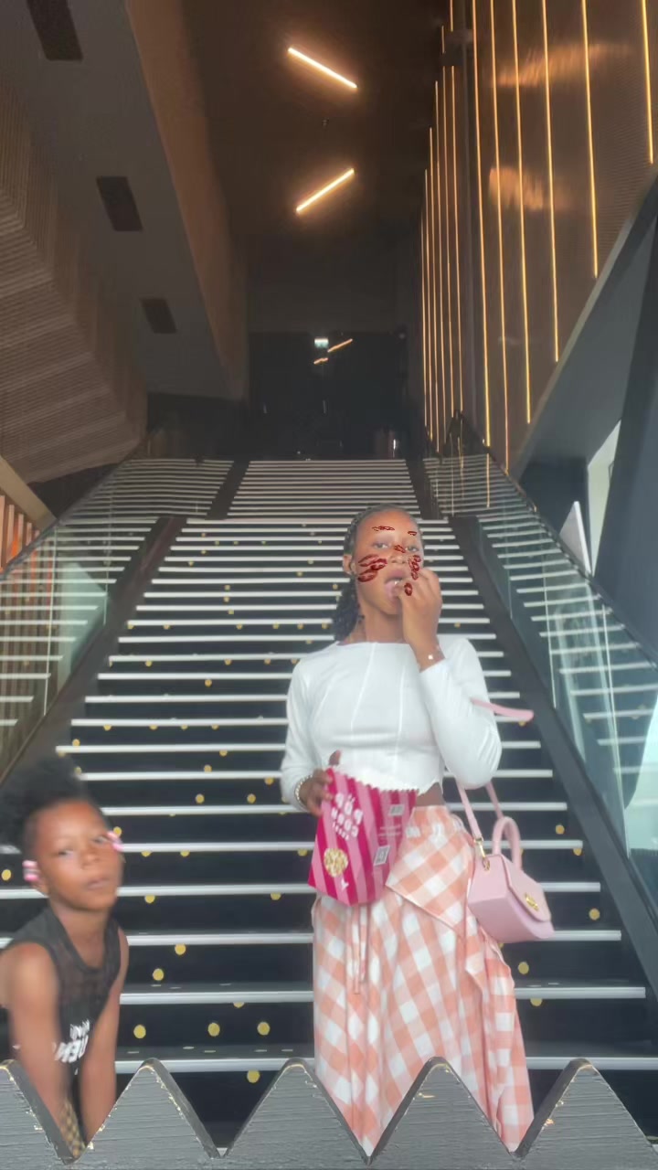 @La Queen👸Elle m&ecirc;me 🦋..✨