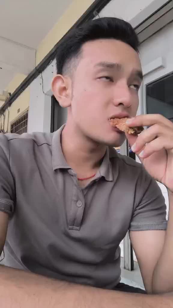 @🇲🇲K M T🇲🇾(တပ်ကုန်းသားလေး)