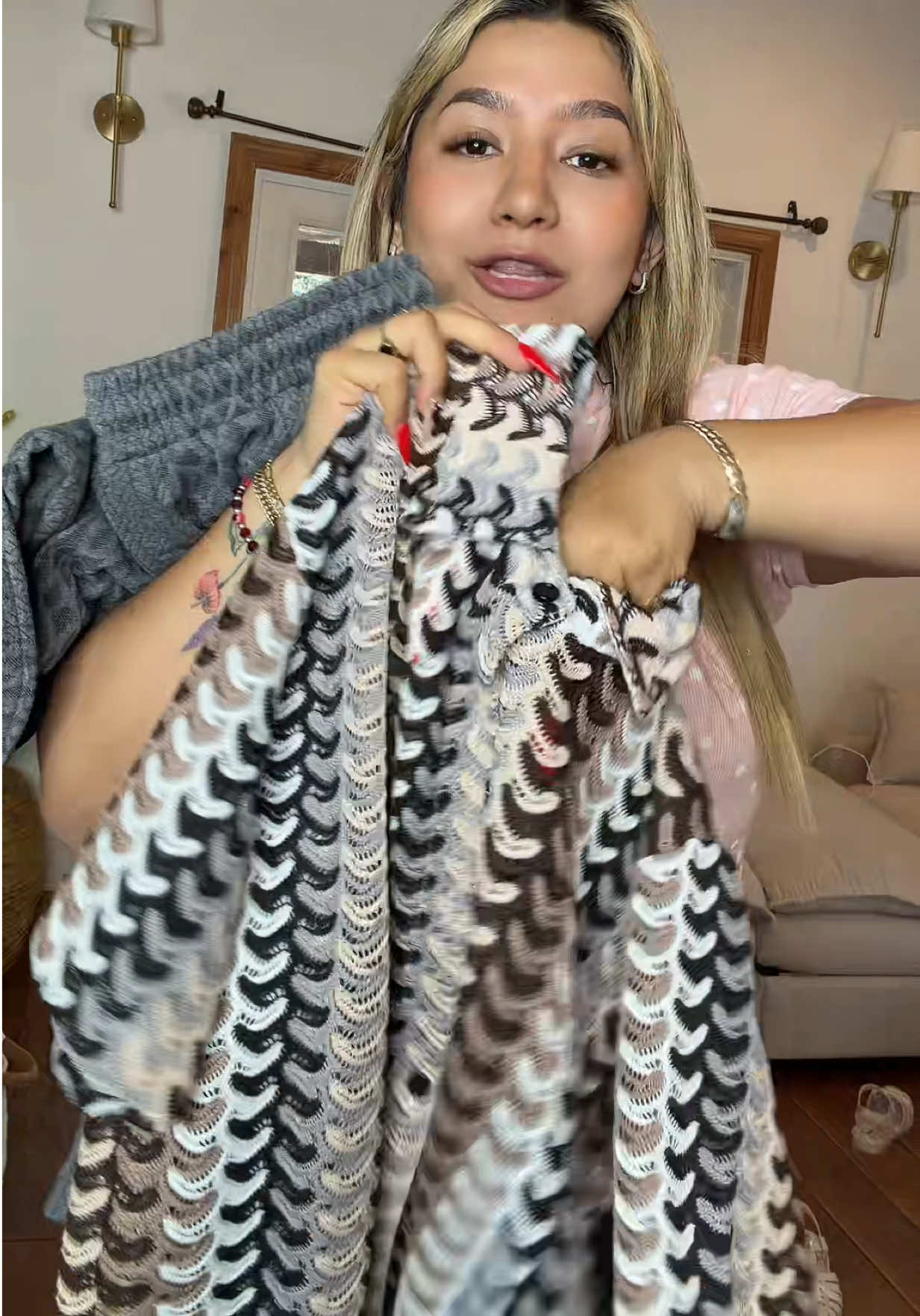 @lupithazzepeda