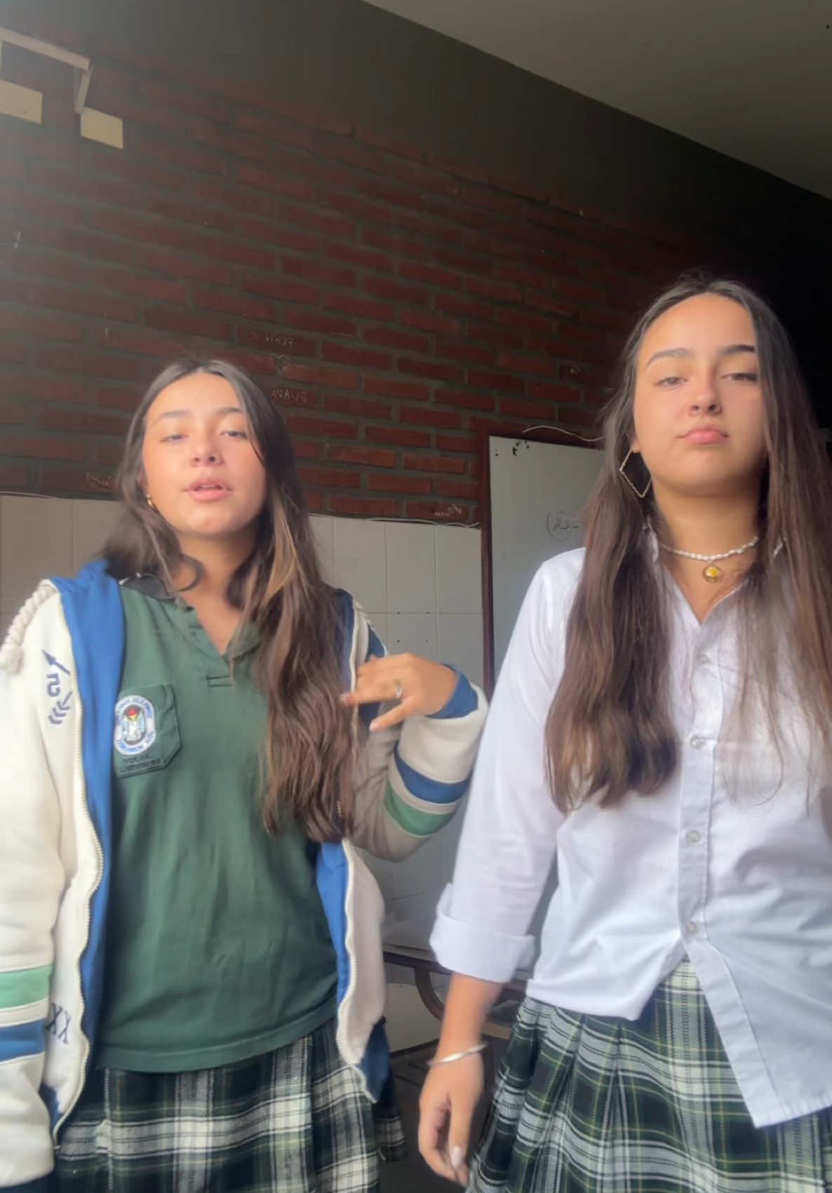 @debi