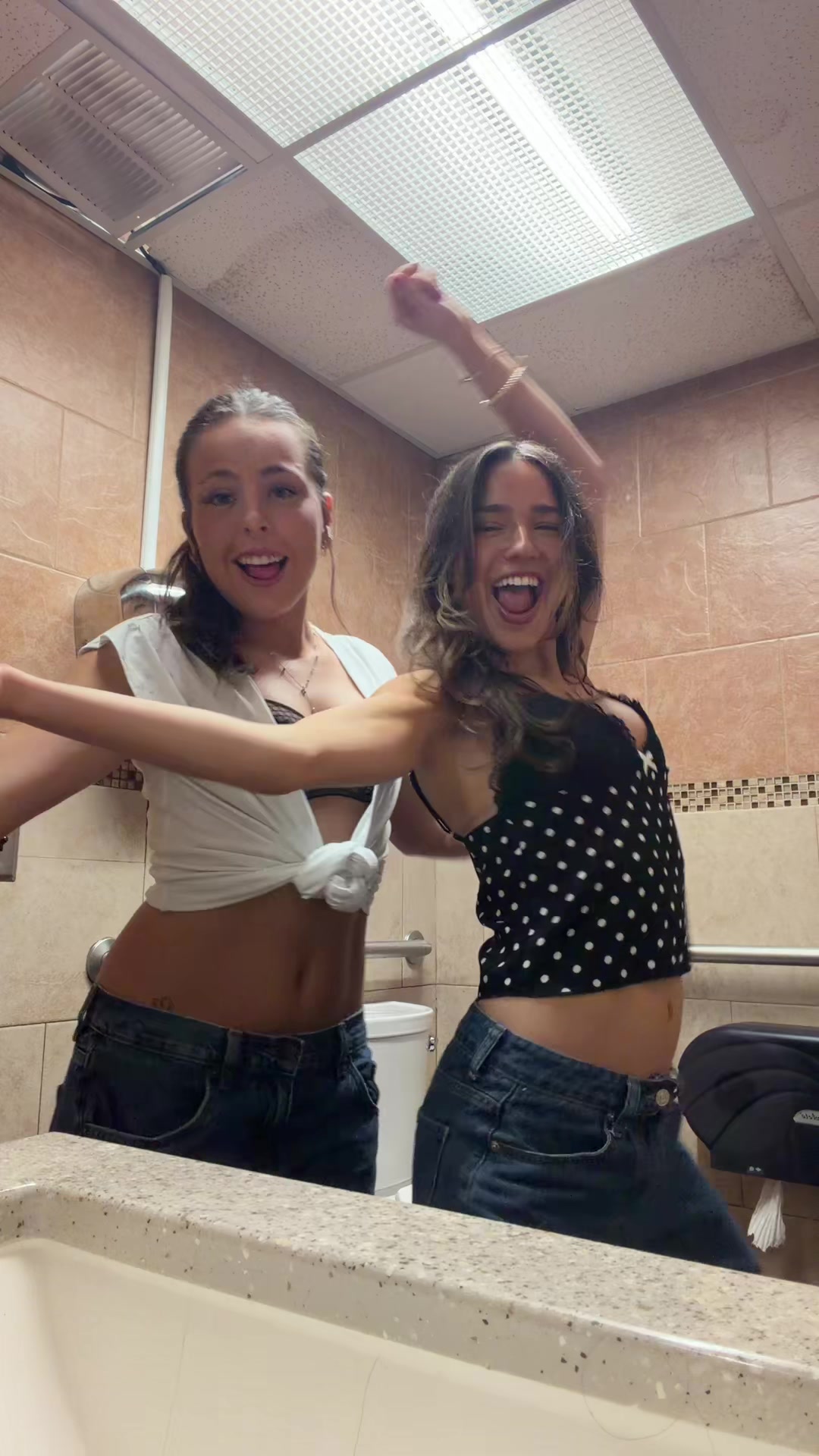 @Lily Leone