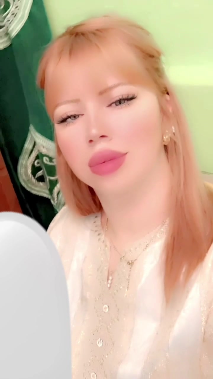 @Mounia 48