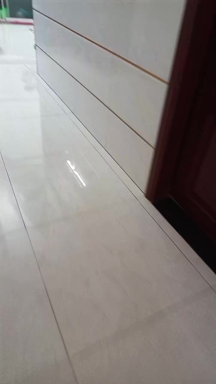 @:ແມ່, ລູກກຳລັງຈະໄປໃສ?