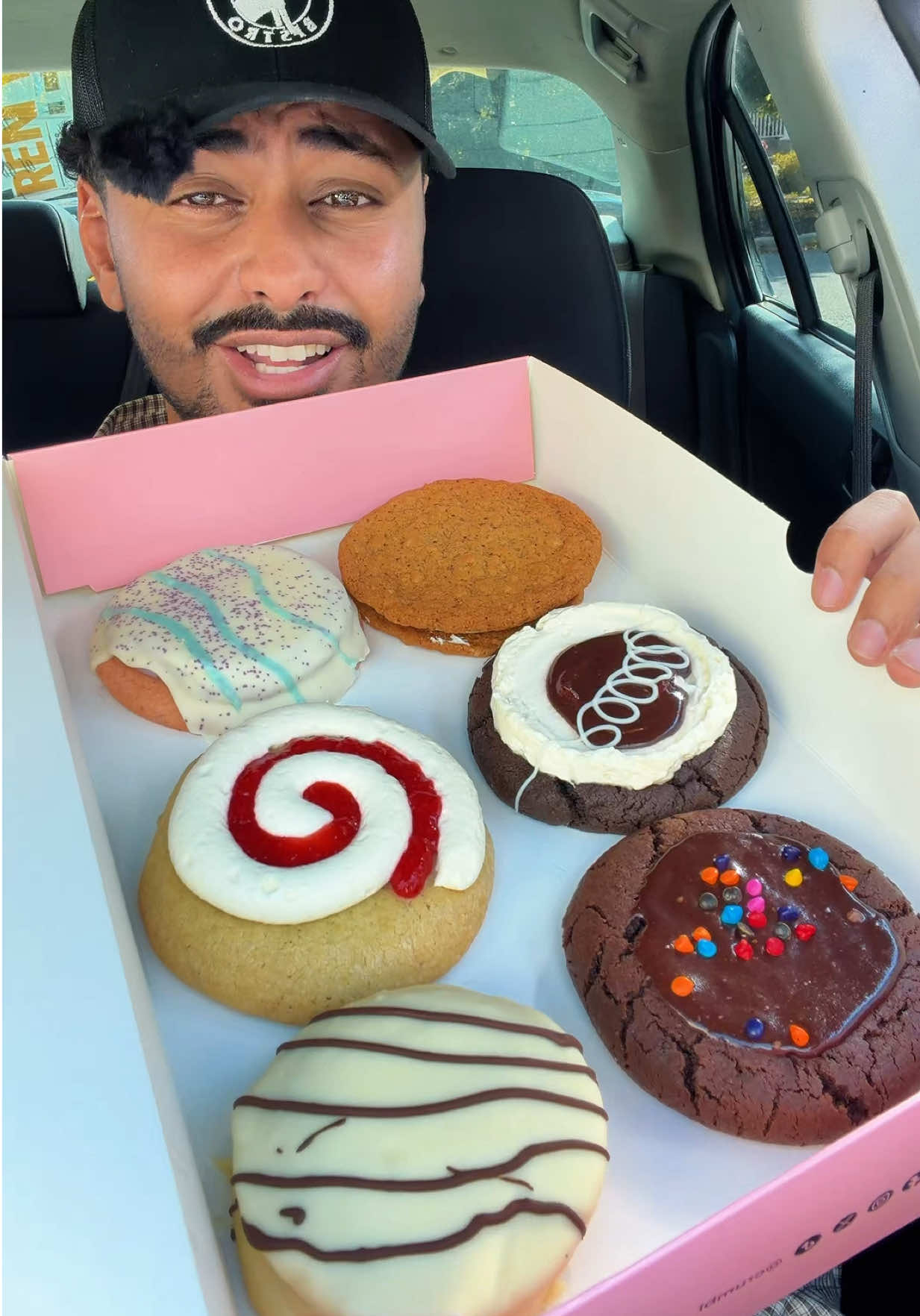 @hassounaeats
