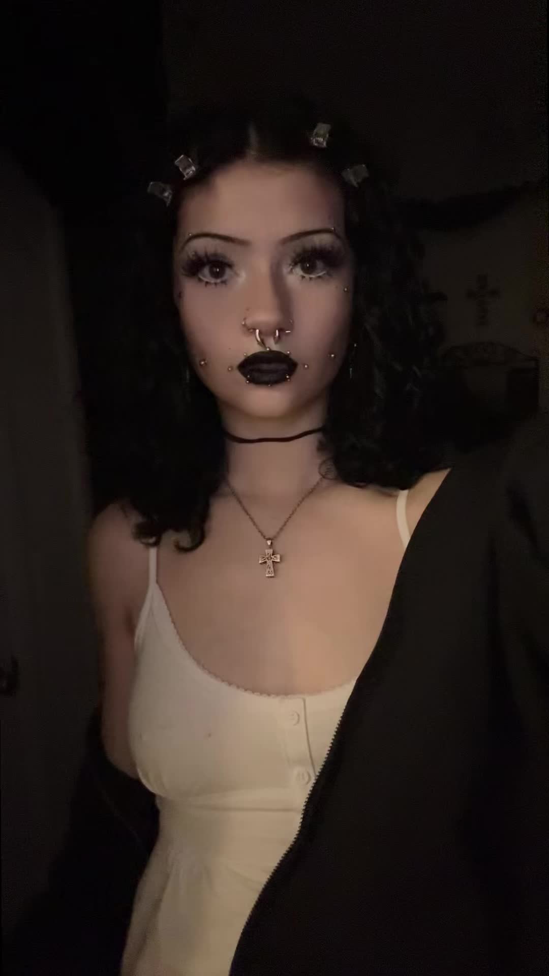 @miss.porcelain_