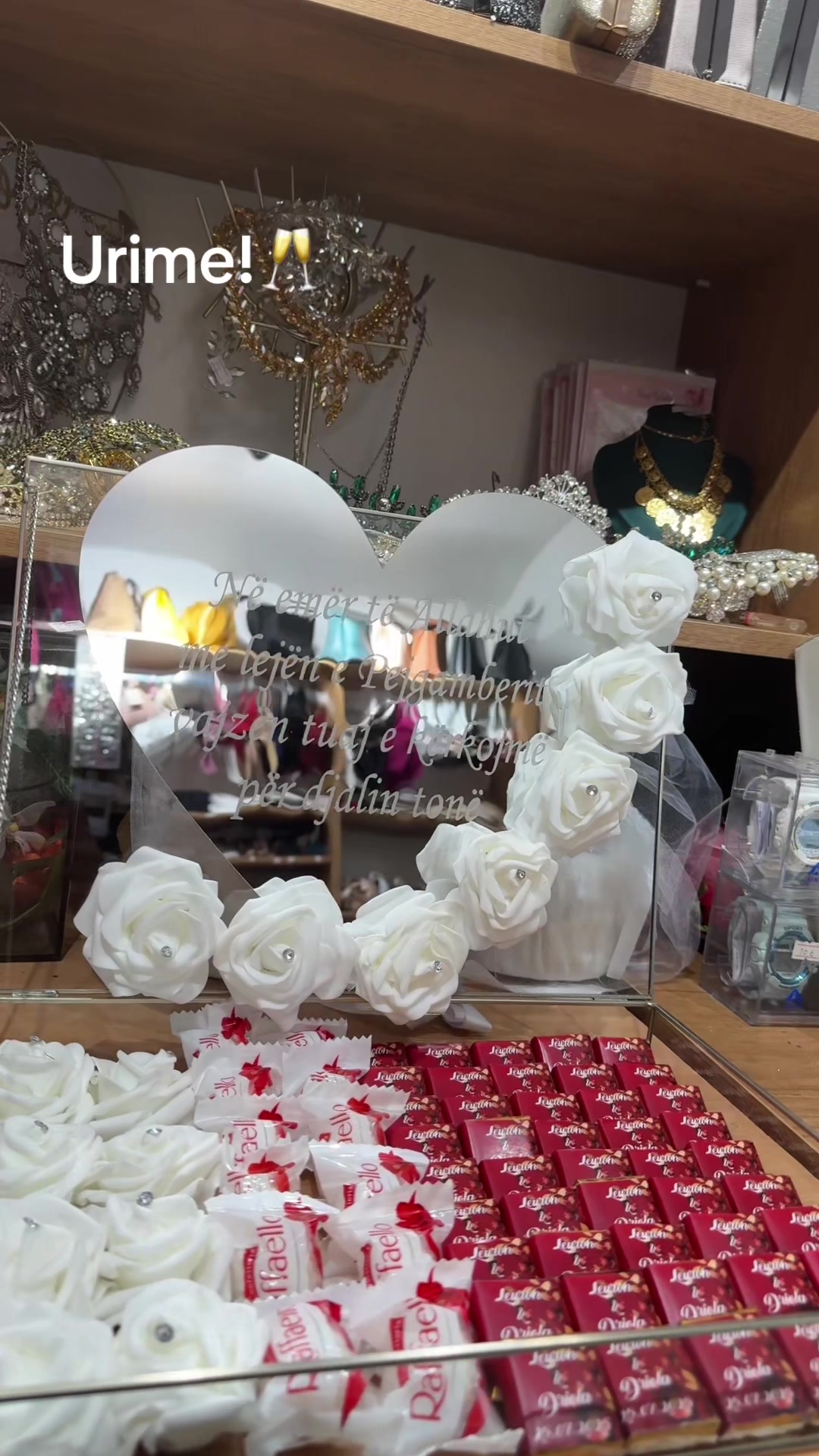@GenisaShop