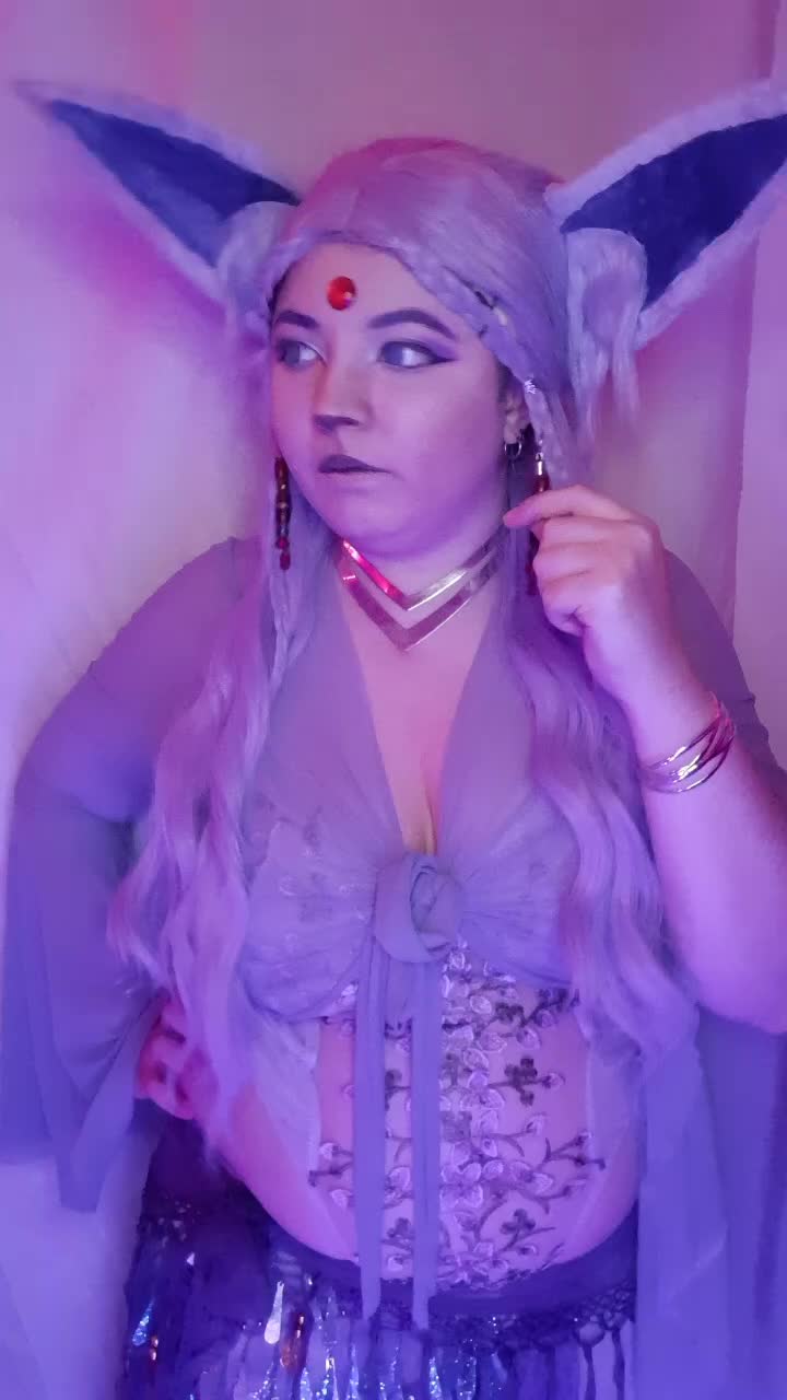 @RavynTheSmolElf